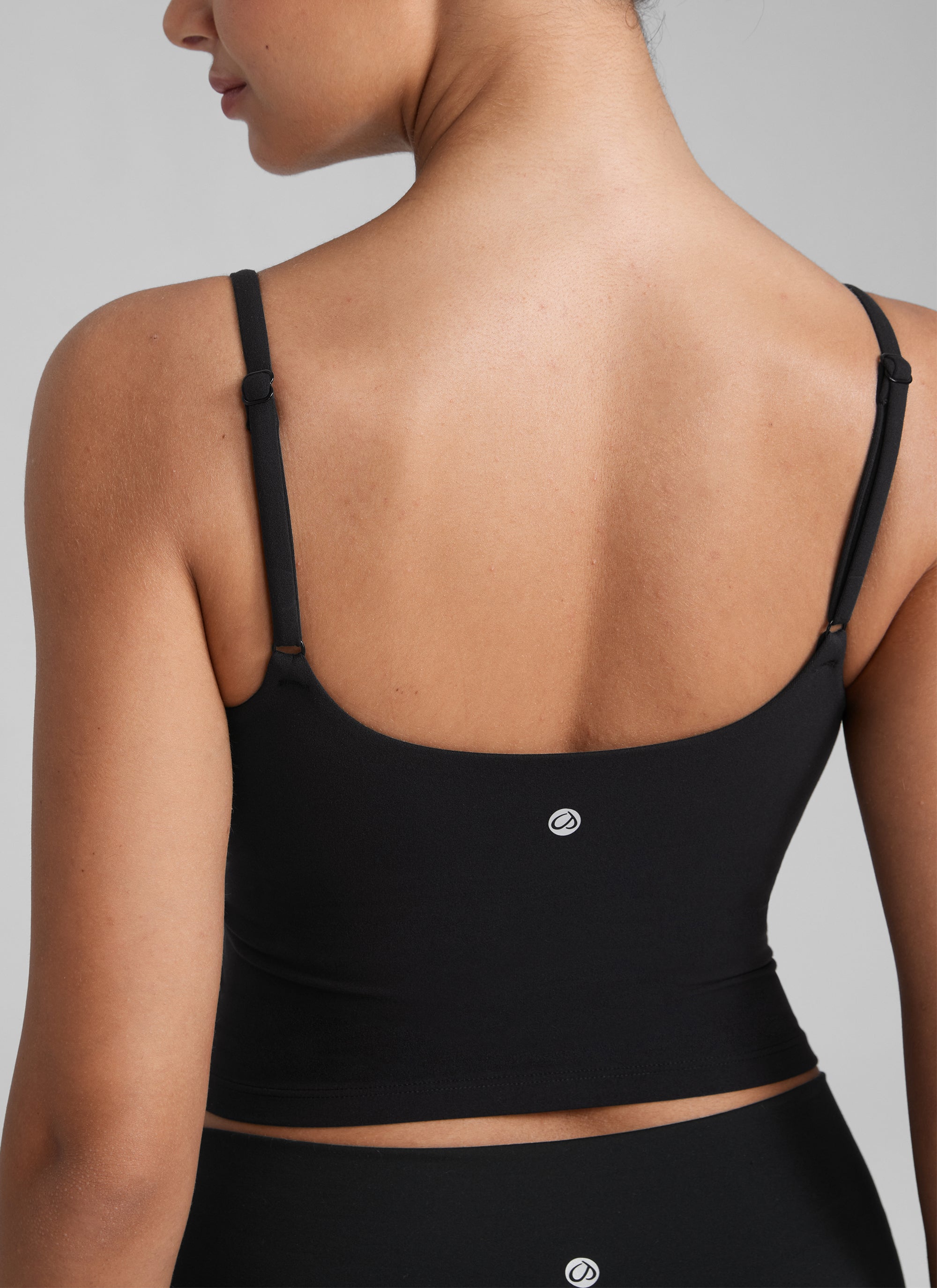 CRZ YOGA Womens Butterlift Scoop Neck U Back Yoga Longline Sports Bra Black @model_info:Anano