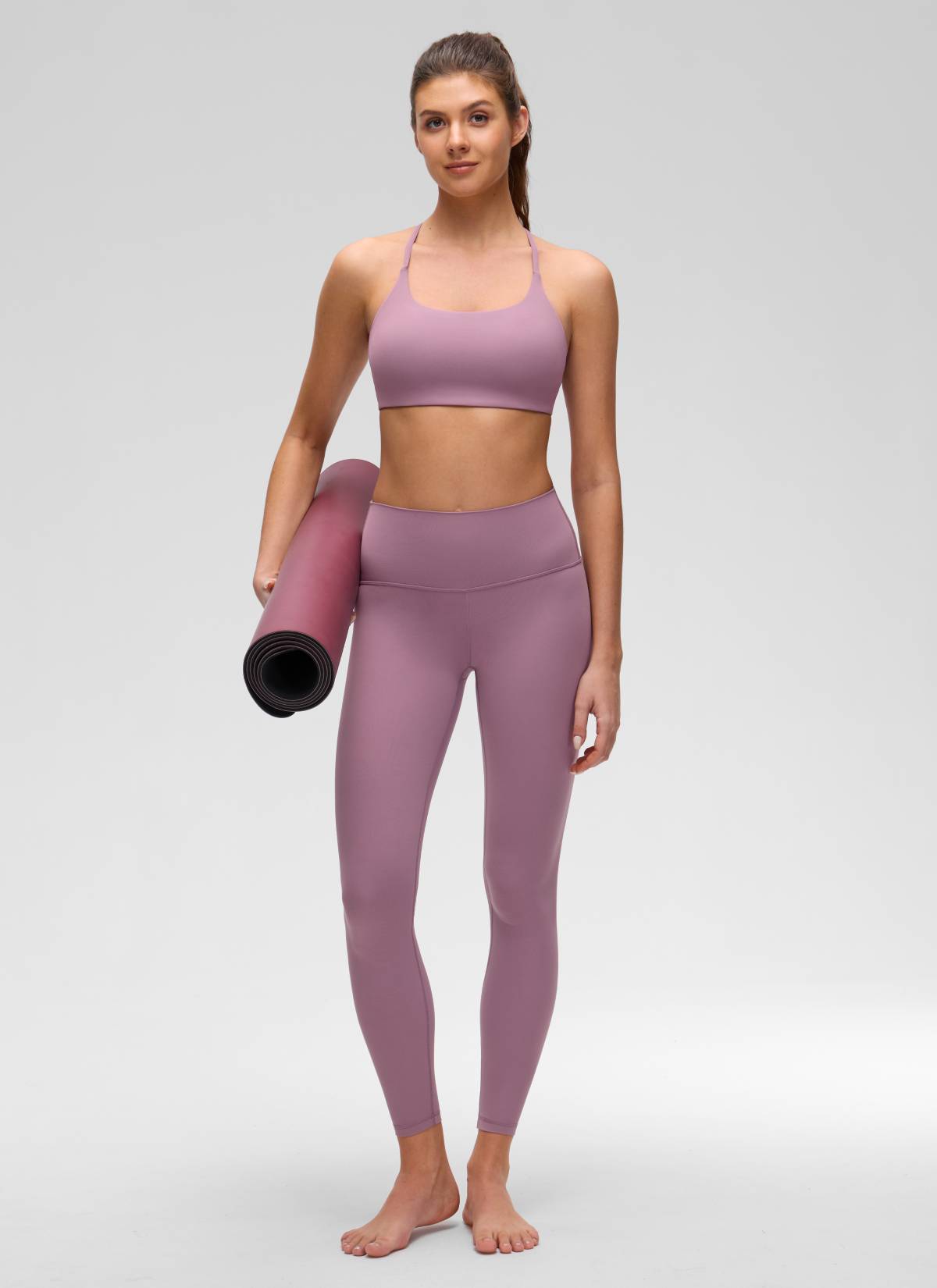 CRZ YOGA Women's Butterluxe Yoga Scoop Neck Twist Cross Back Sport Bra Light Lavender @model_info:Gelya