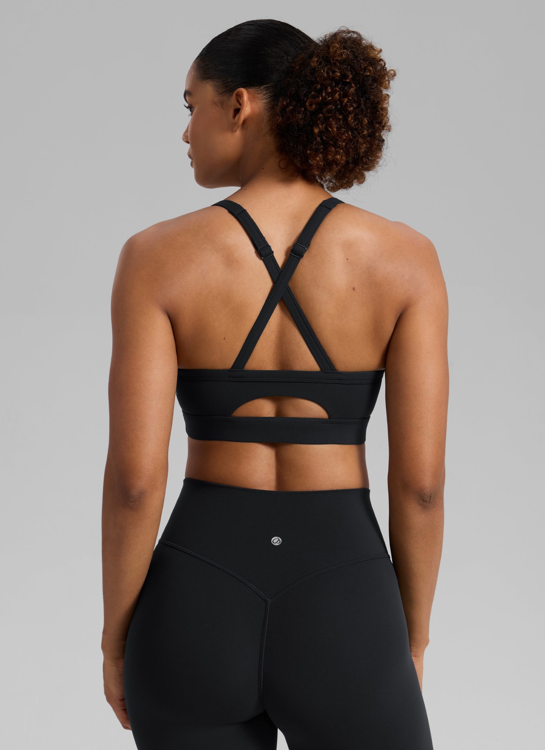 CRZ YOGA Women's Butterlift Yoga U Neck Cross Back Keyhole Sports Bra Black @model_info:Barbara