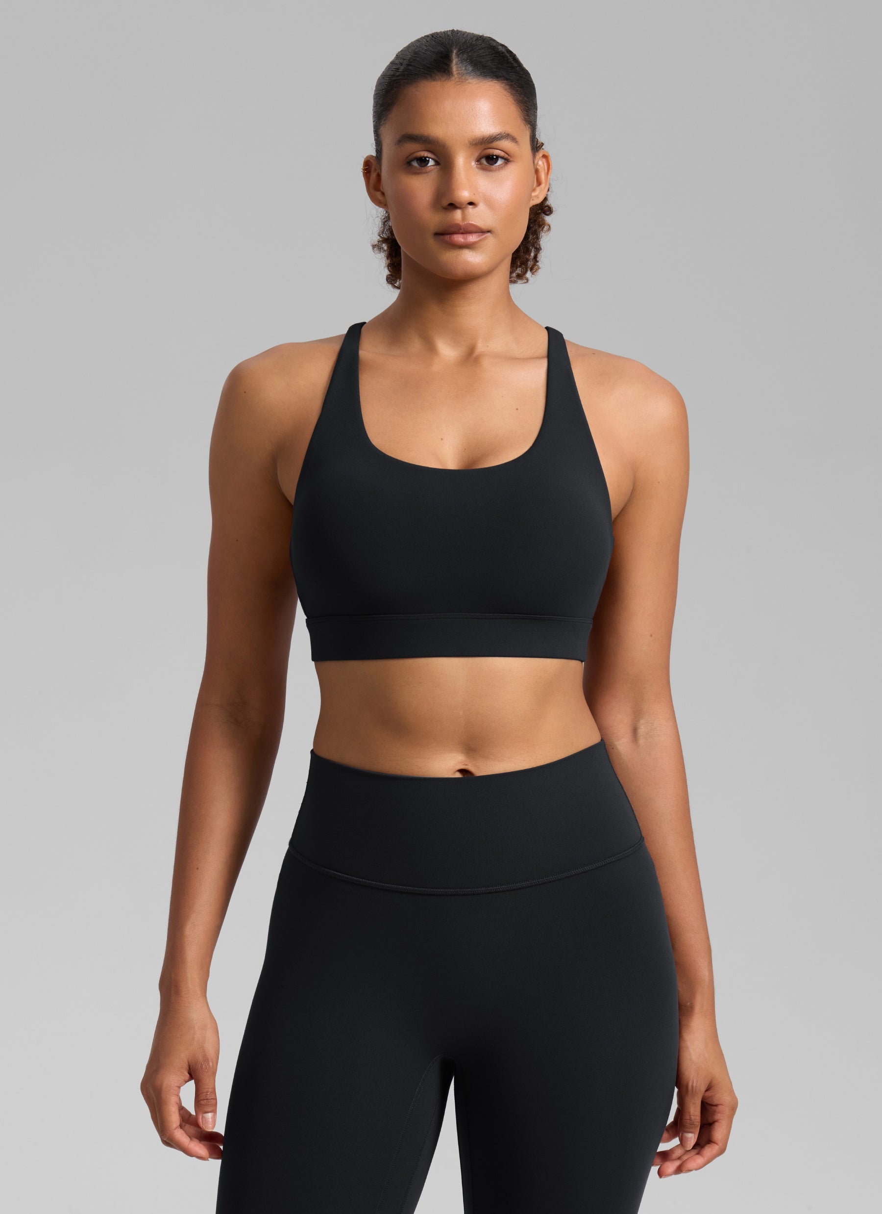 CRZ YOGA Women's Butterlift® Workout Crewneck Cross Back Sports Bra Black @model_info:Barbara
