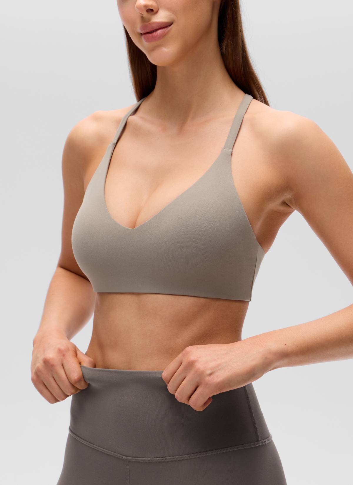 CRZ YOGA Women's Butterluxe V Neck  Racerback Thin Straps Sports Bra Warm Ash Grey @model_info:Lary