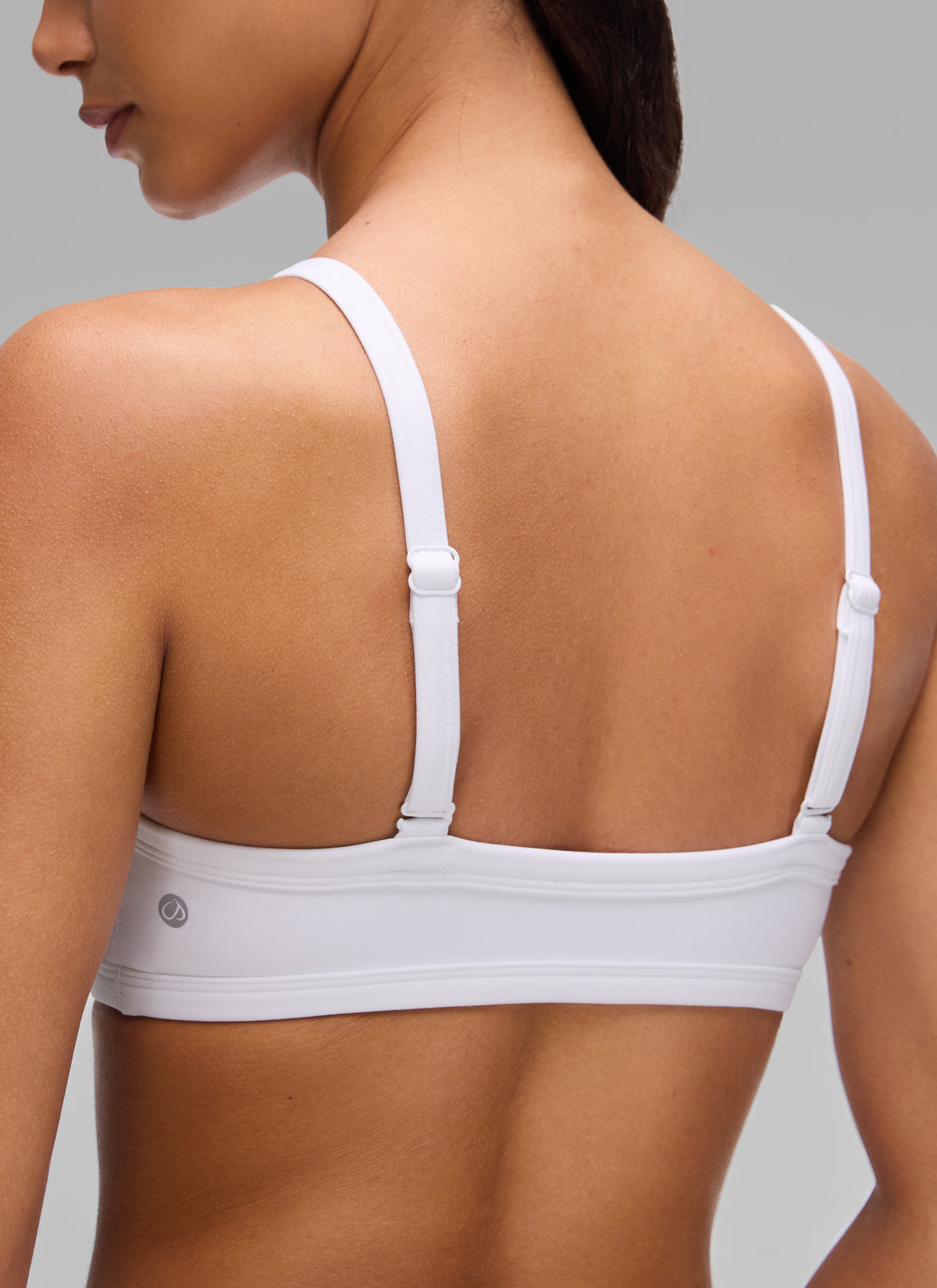CRZ YOGA Butterlift Women's Double Lined V Neck Workout Sports Bras White @model_info:A