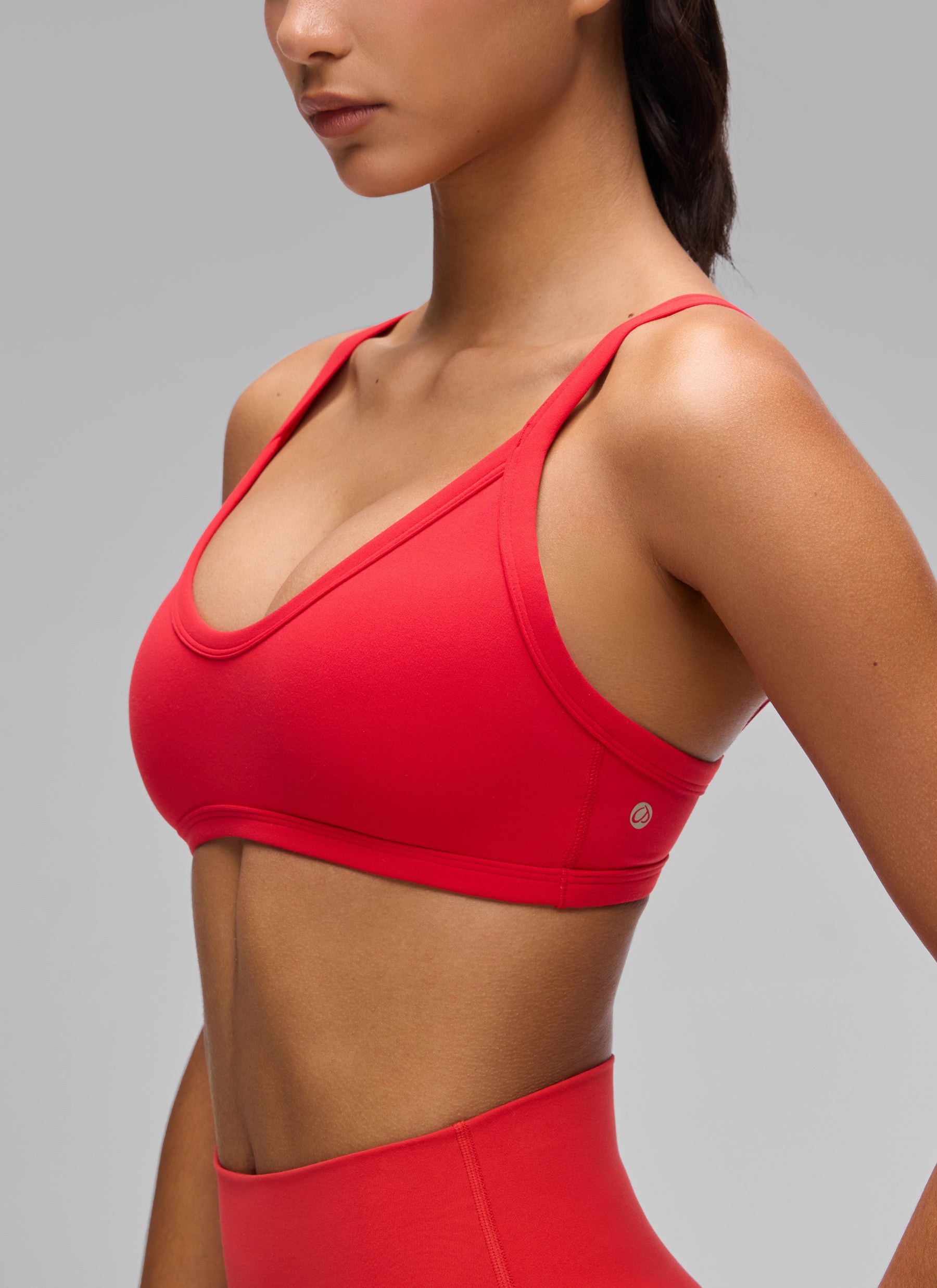 CRZ YOGA Butterlift Women's Double Lined V Neck Workout Sports Bras Aurora Red