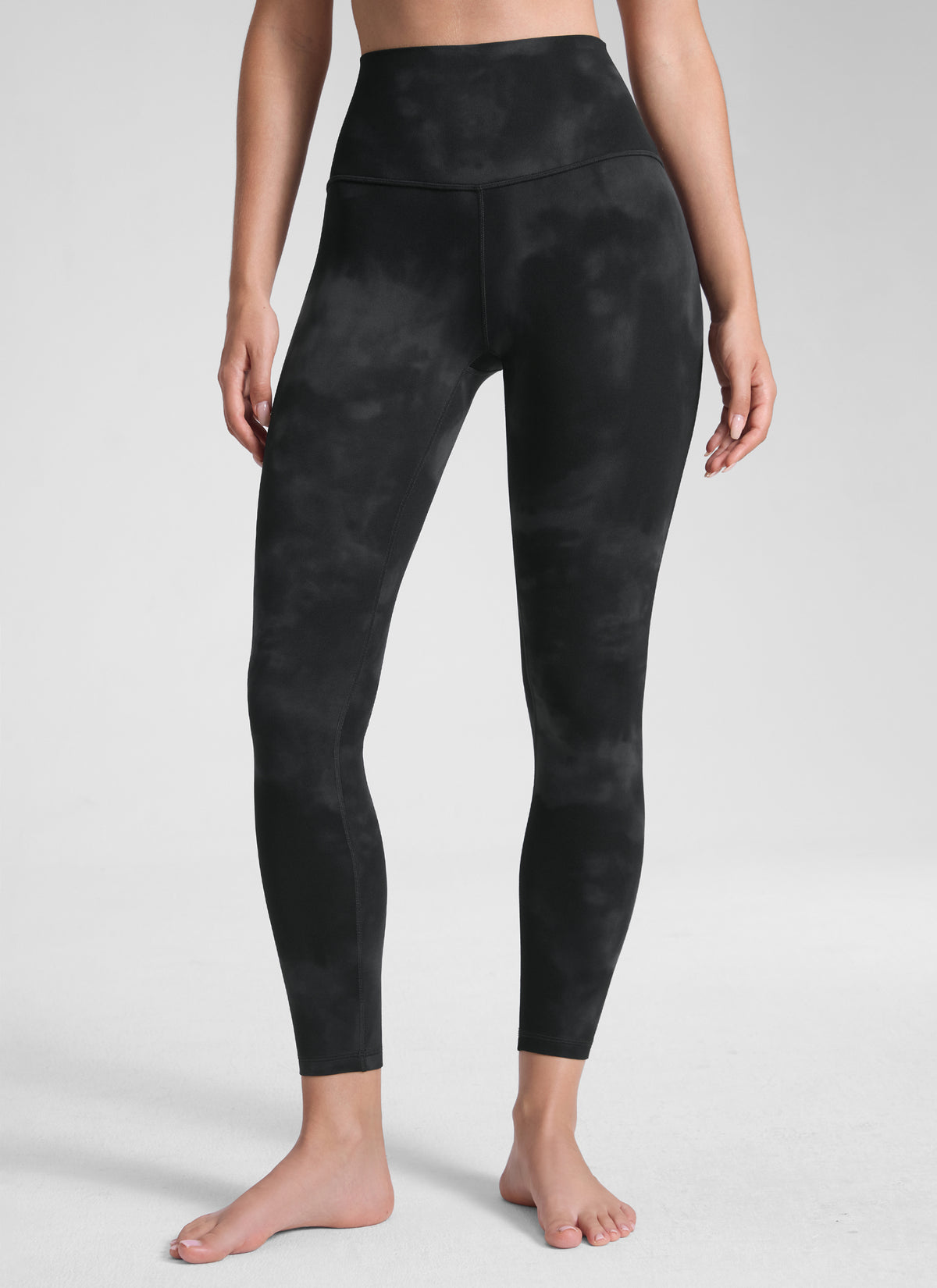 CRZ YOGA Women's Yoga Lounge High Rise Butterluxe Yoga Leggings 25'' Black Tie Dye Flowers @model_info:Malisa