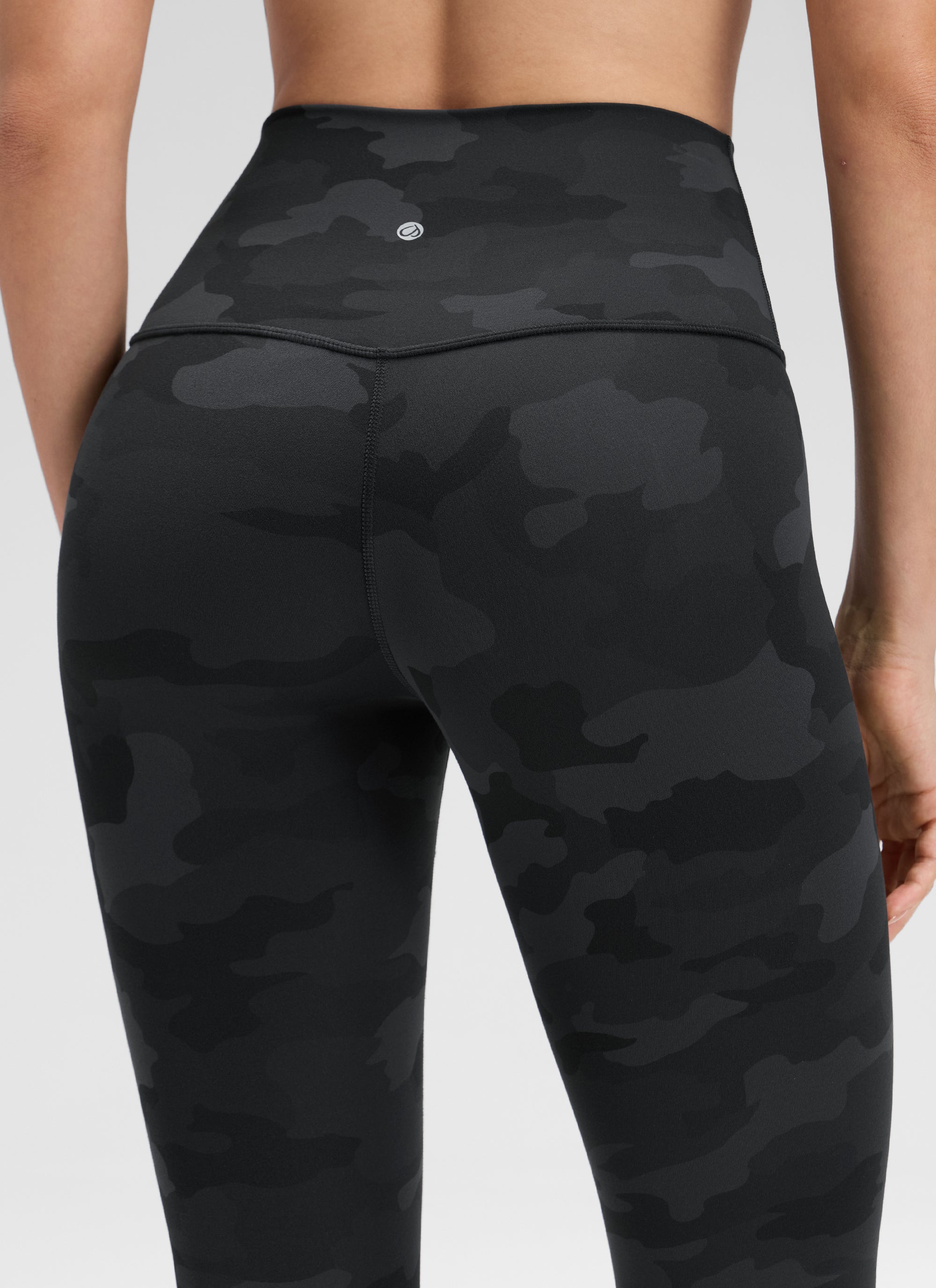 CRZ YOGA Women's Yoga Lounge High Rise Butterluxe Yoga Leggings 23'' Dark Grey Camouflage 2 @model_info:Bruna