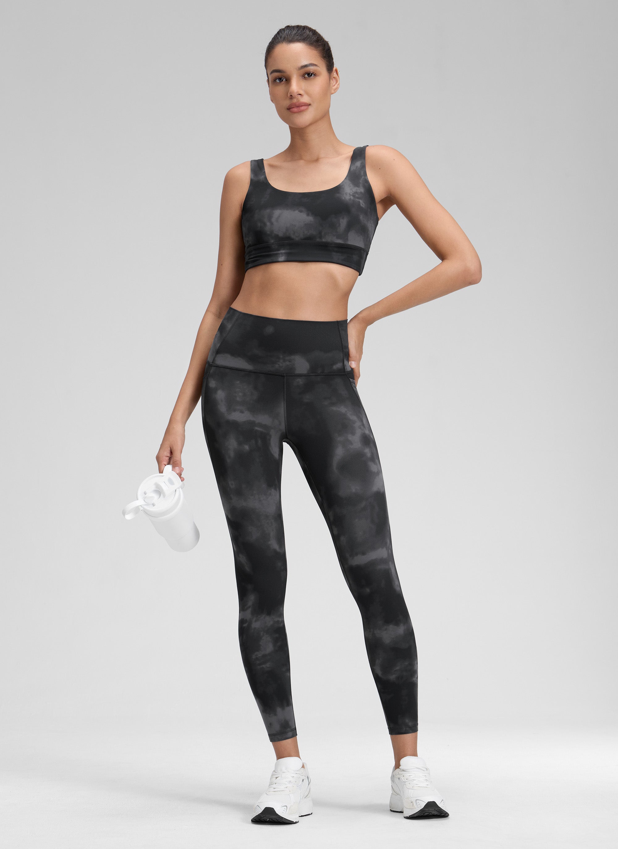 CRZ YOGA Women's Yoga Lounge High Rise Butterluxe Pocket Leggings 25'' Grey Tie Dye Flowers @model_info:Jenna