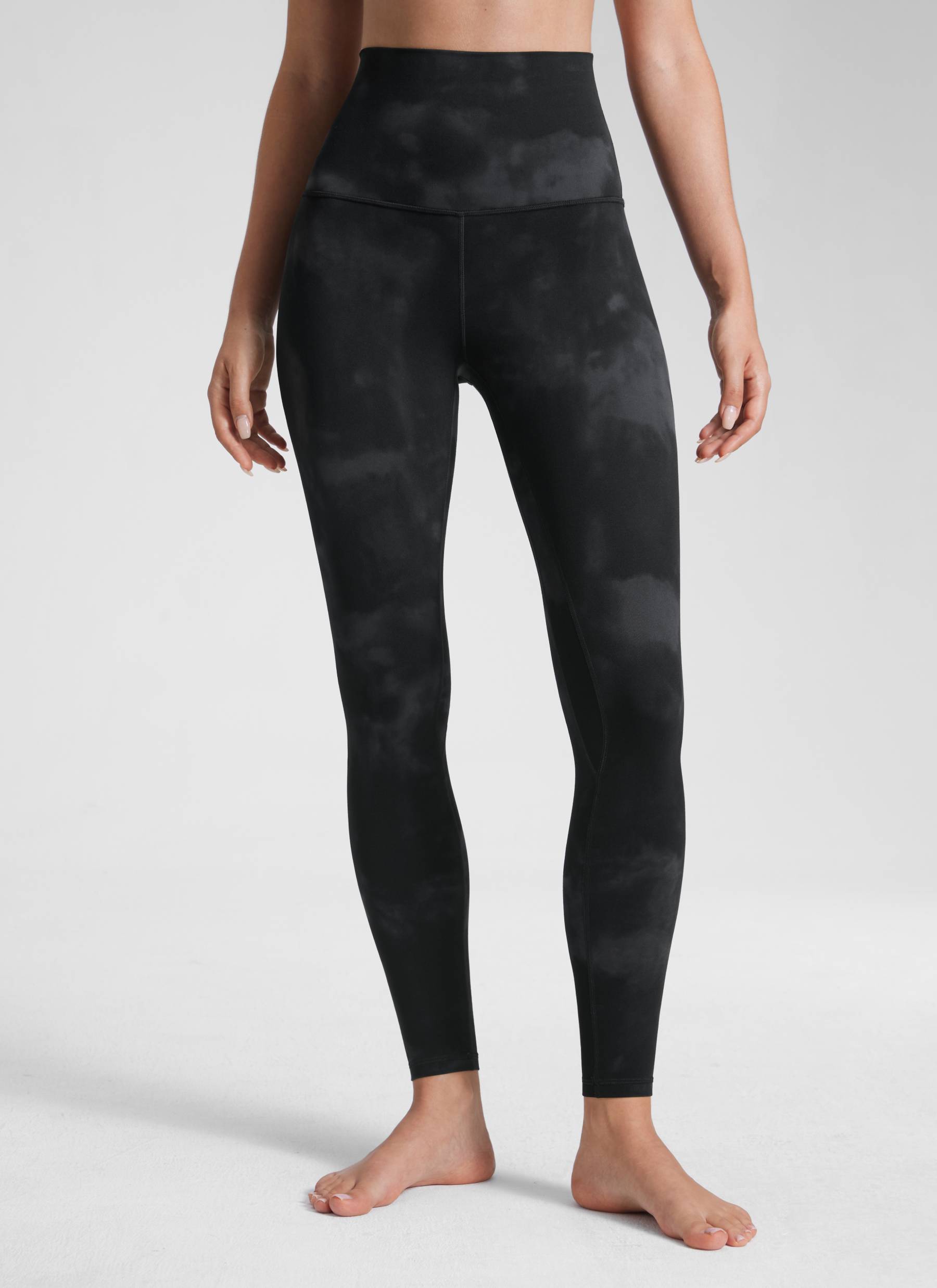 CRZ YOGA Women's Yoga Super High Waist Butterluxe Yoga Leggings 28'' Black Tie Dye Flowers @model_info:Malisa