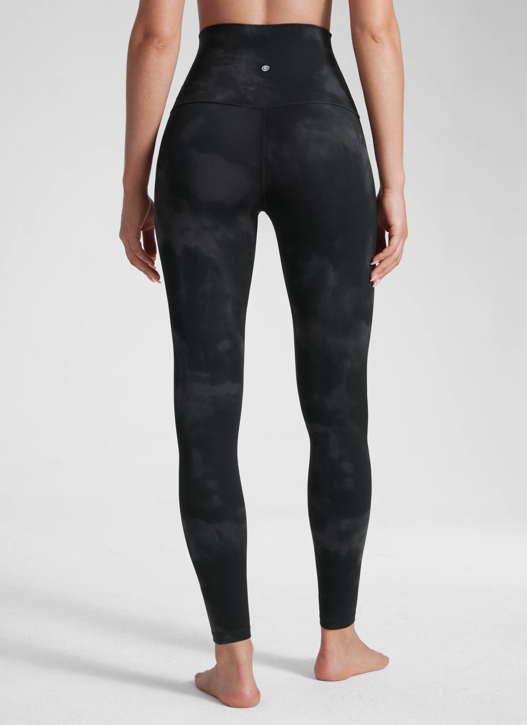 CRZ YOGA Women's Yoga Super High Waist Butterluxe Yoga Leggings 28'' Black Tie Dye Flowers @model_info:Malisa