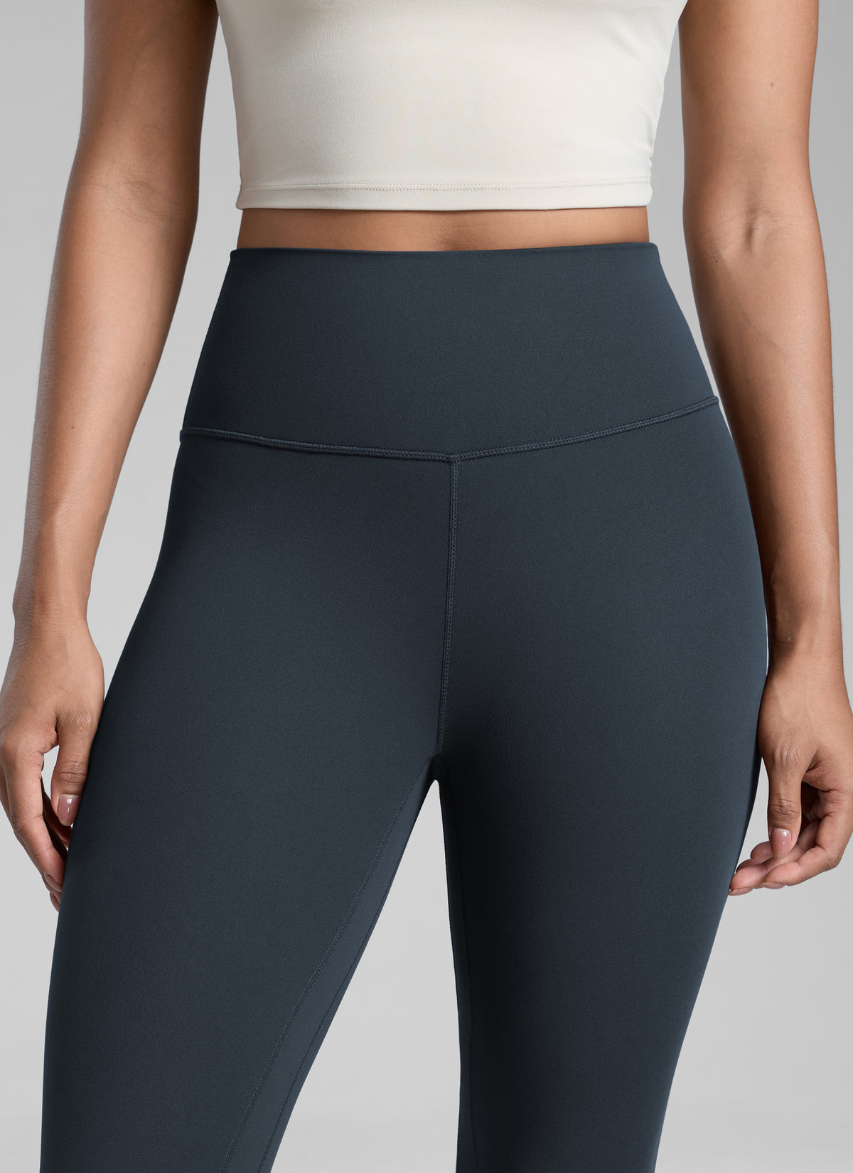 CRZ YOGA Women's Workout High Rise Butterlift Yoga Leggings 25'' True Navy @model_info:Barbara