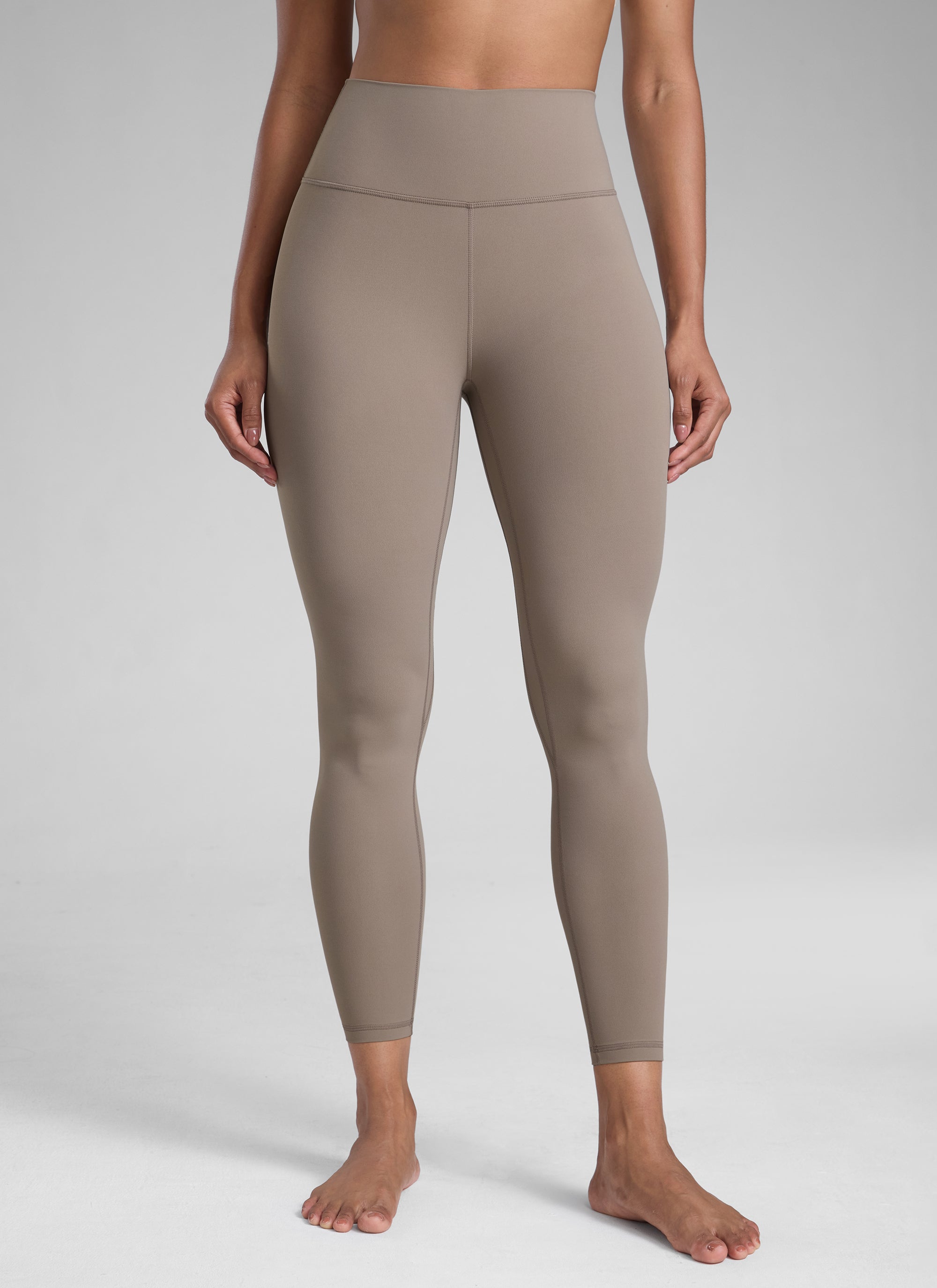 CRZ YOGA Women's Workout High Rise Butterlift Yoga Leggings 25'' Creamy Latte @model_info:Barbara