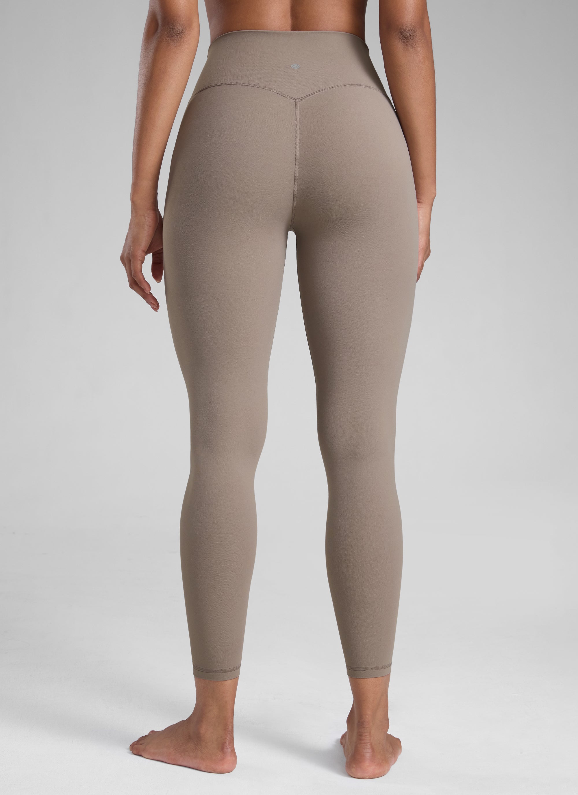 CRZ YOGA Women's Workout High Rise Butterlift Yoga Leggings 25'' Creamy Latte @model_info:Barbara