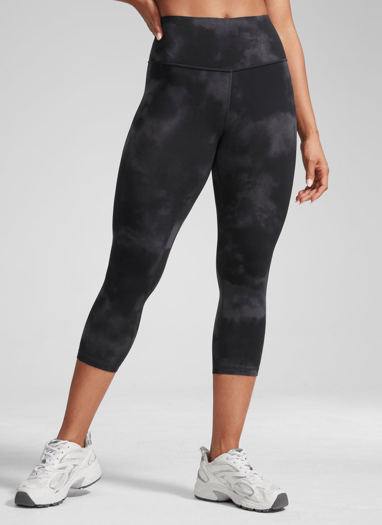 CRZ YOGA Women's High Waisted Capris Workout Leggings 21" Belgian Blue