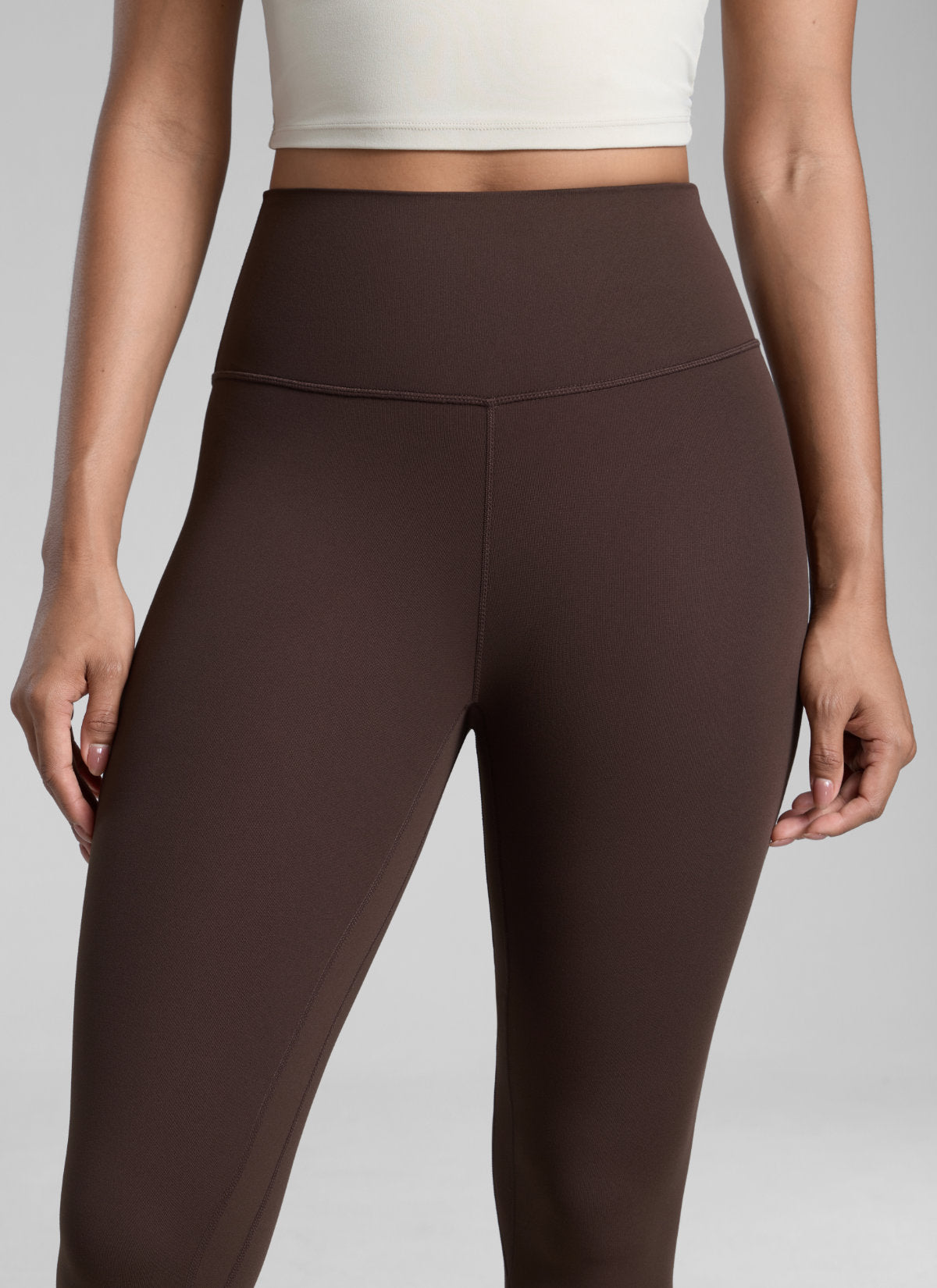 CRZ YOGA Women's Workout High Rise Butterlift Yoga Leggings 28'' Hot Fudge Brown @model_info:Barbara
