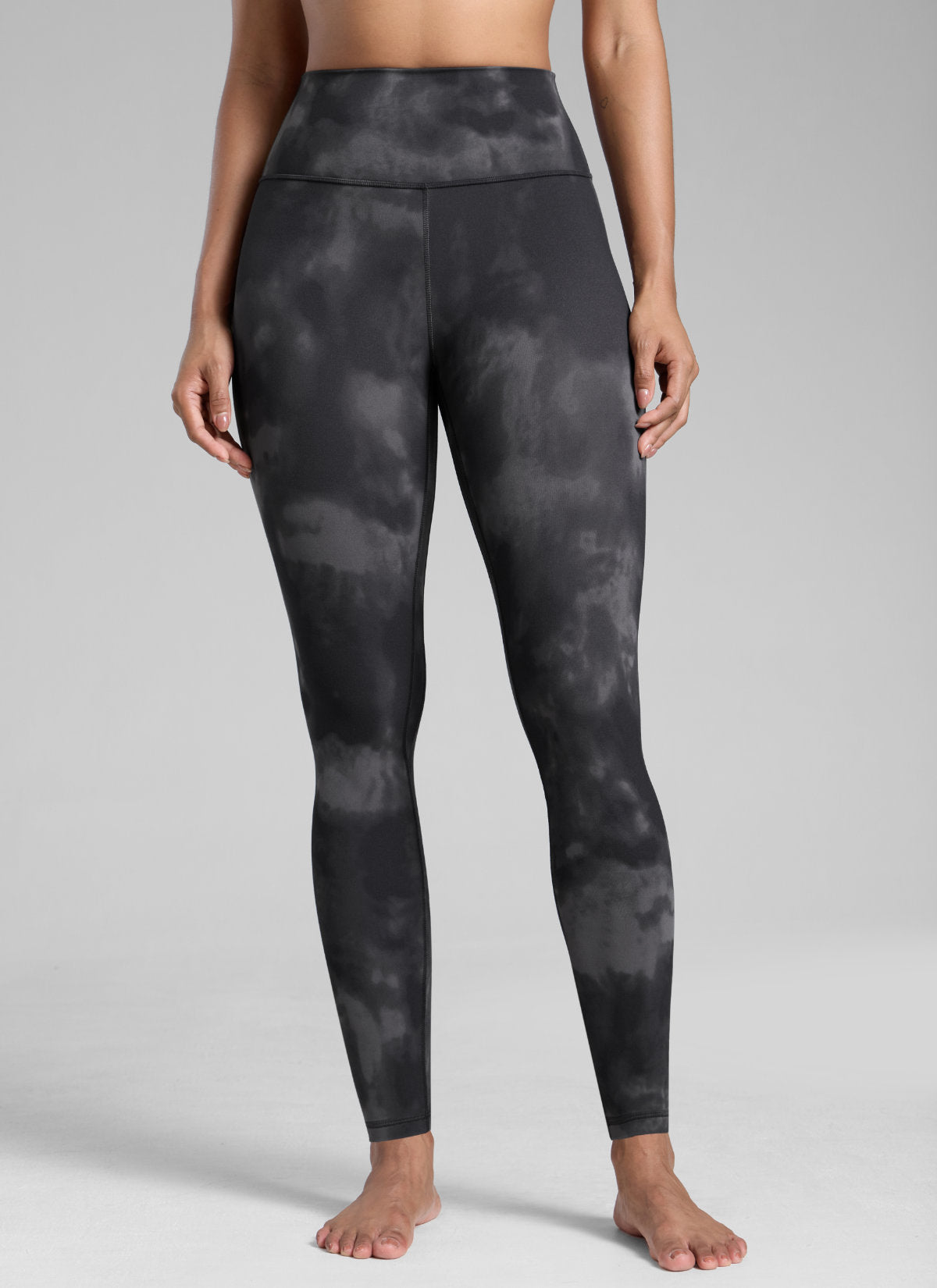 CRZ YOGA Women's Workout High Rise Butterlift Yoga Leggings 28'' Grey Tie Dye Flowers @model_info:Barbara