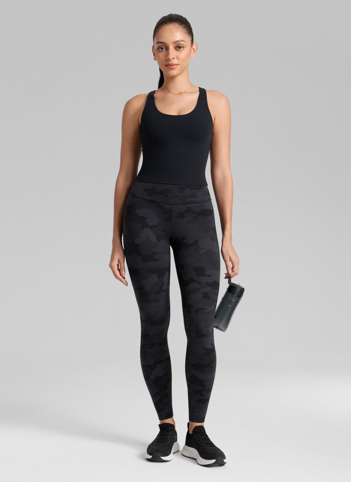 CRZ YOGA Women's Workout High Rise Butterlift Yoga Leggings 28'' Dark Grey Camouflage 2 @model_info:Bruna