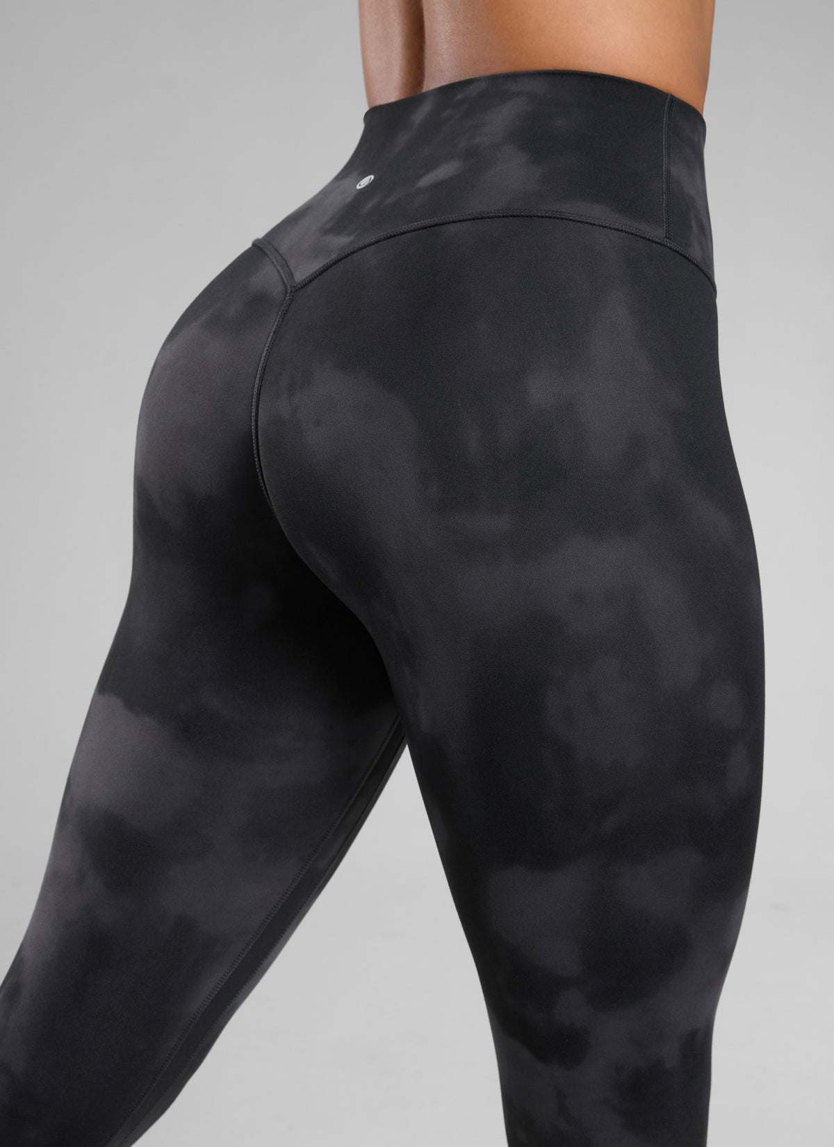 CRZ YOGA Women Butterlift High Rise Scrunch Butt Legging No Front Seam Black Tie Dye Flowers @model_info:Barbara