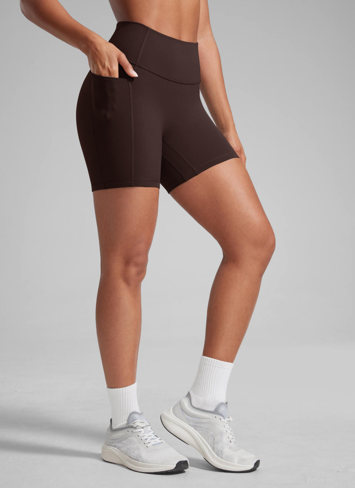 CRZ YOGA Butterlift Womens Scrunch Butt No Front Seam Pocket Biker Shorts 5'' Hot Fudge Brown @model_info:Crystal