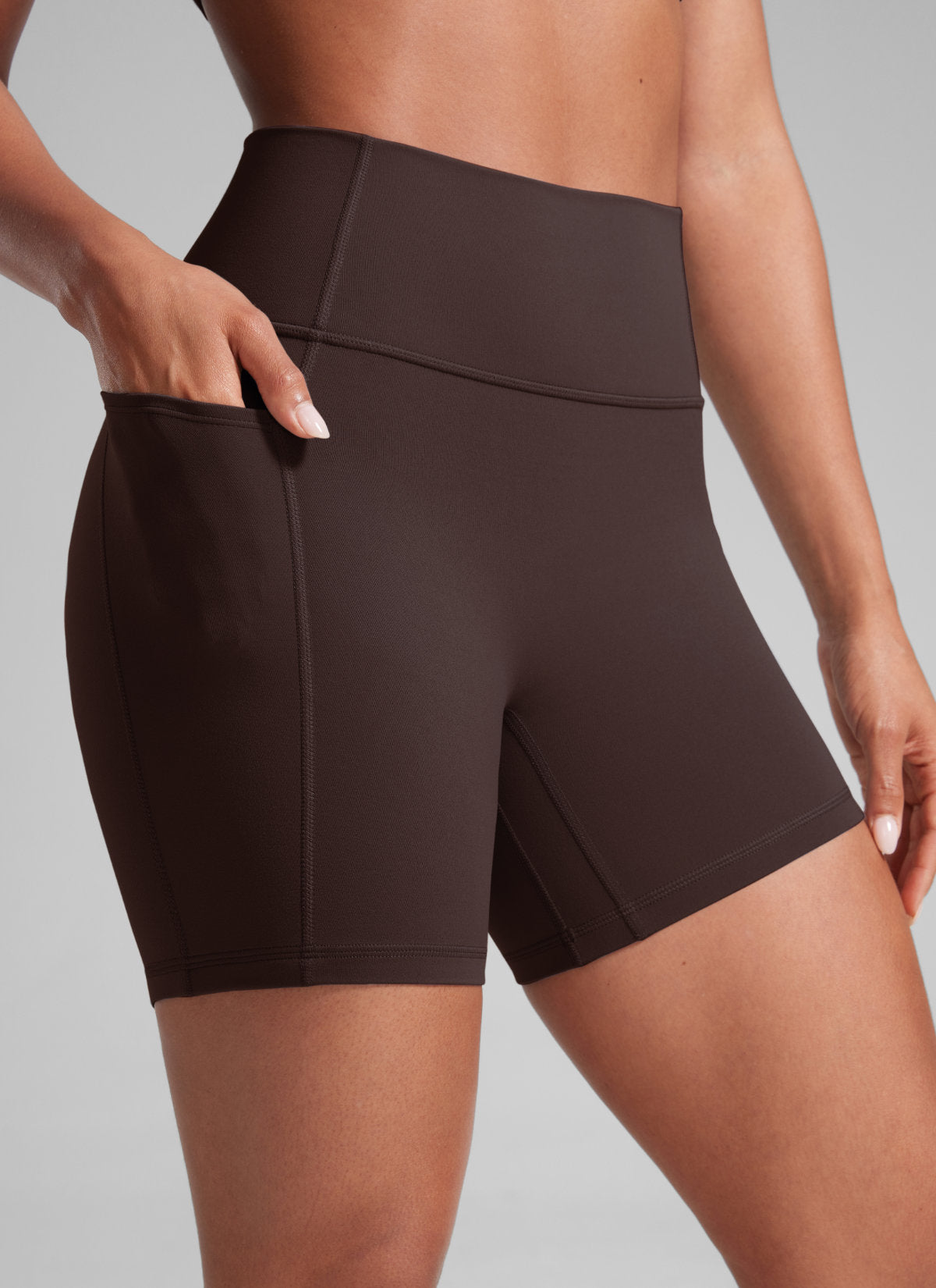 CRZ YOGA Butterlift Womens Scrunch Butt No Front Seam Pocket Biker Shorts 5'' Hot Fudge Brown @model_info:Crystal