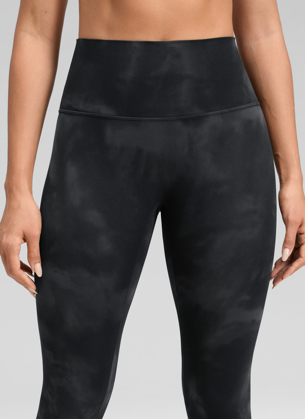 CRZ YOGA Women's Butterluxe Yoga High Rise No Front Seam Legging 25'' Black Tie Dye Flowers @model_info:Dany
