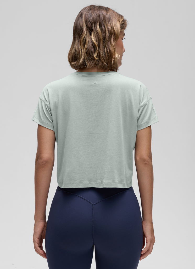 CRZ YOGA Women's Yoga Relaxed Fit Shirt Pima Cotton Crop Short Sleeves Festival Red