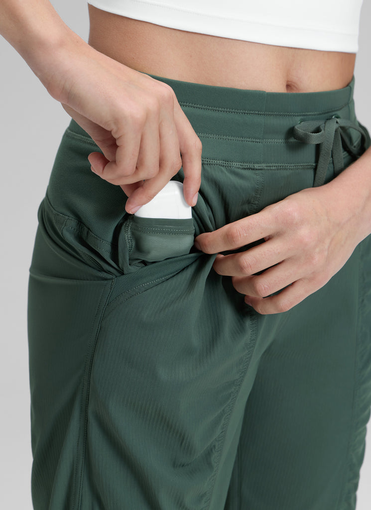 CRZ YOGA Women's Travel Classic Fit Striped Joggers 28'' Ruched Ink Gray