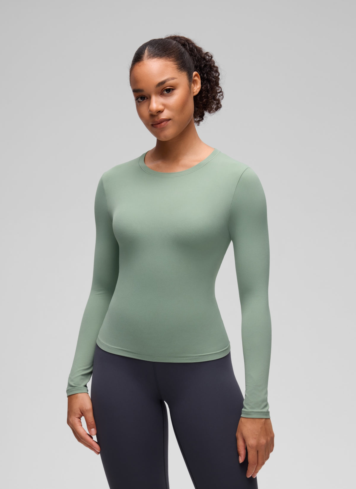 CRZ YOGA Women's Crew Neck Tight Fit Long Sleeve Shirts Casual Tee Green Palm Court @model_info:F
