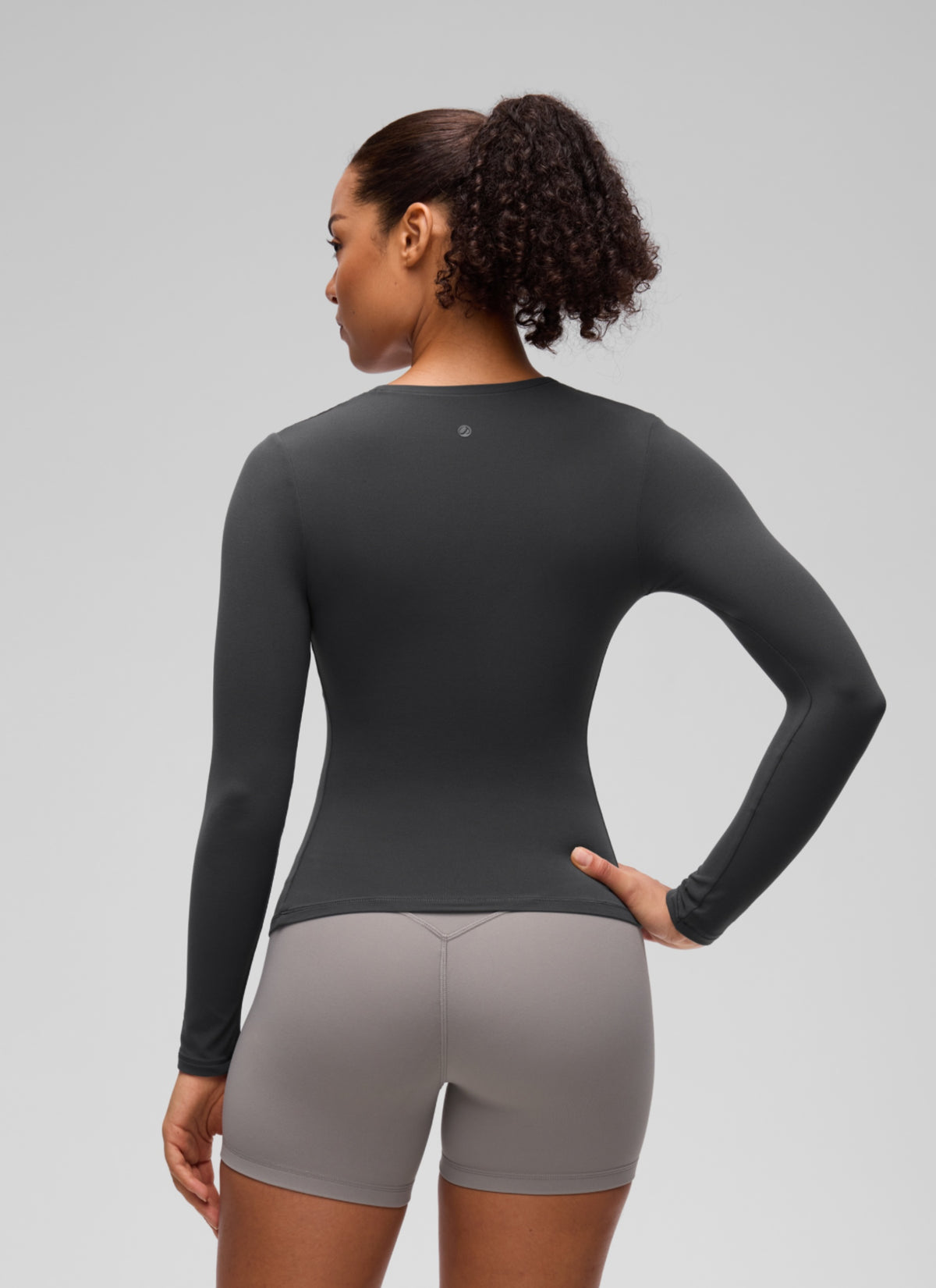 CRZ YOGA Women's Crew Neck Tight Fit Long Sleeve Shirts Casual Tee Mysterious Grey @model_info:F
