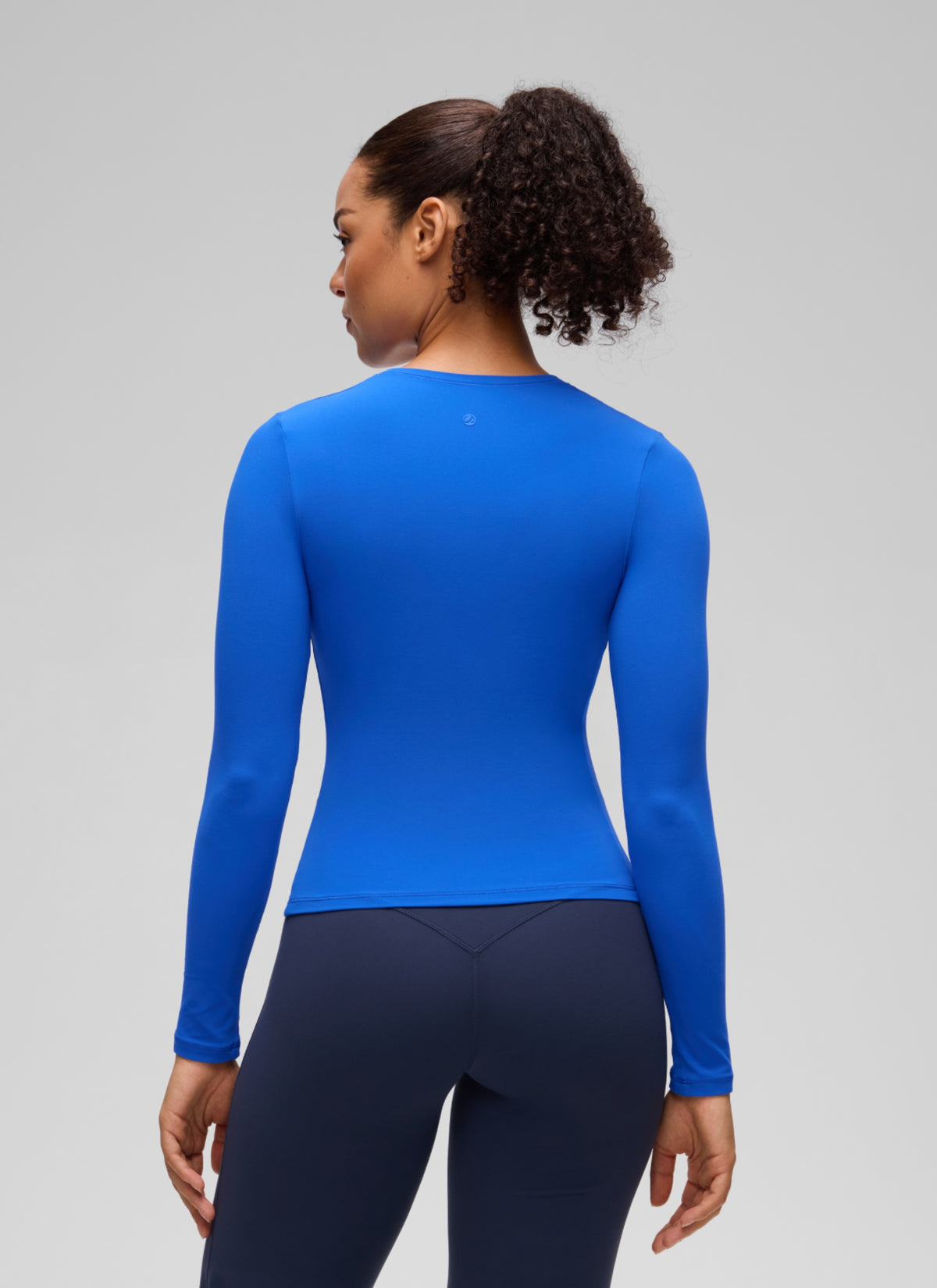 CRZ YOGA Women's Crew Neck Tight Fit Long Sleeve Shirts Casual Tee Sparkle Blue @model_info:F