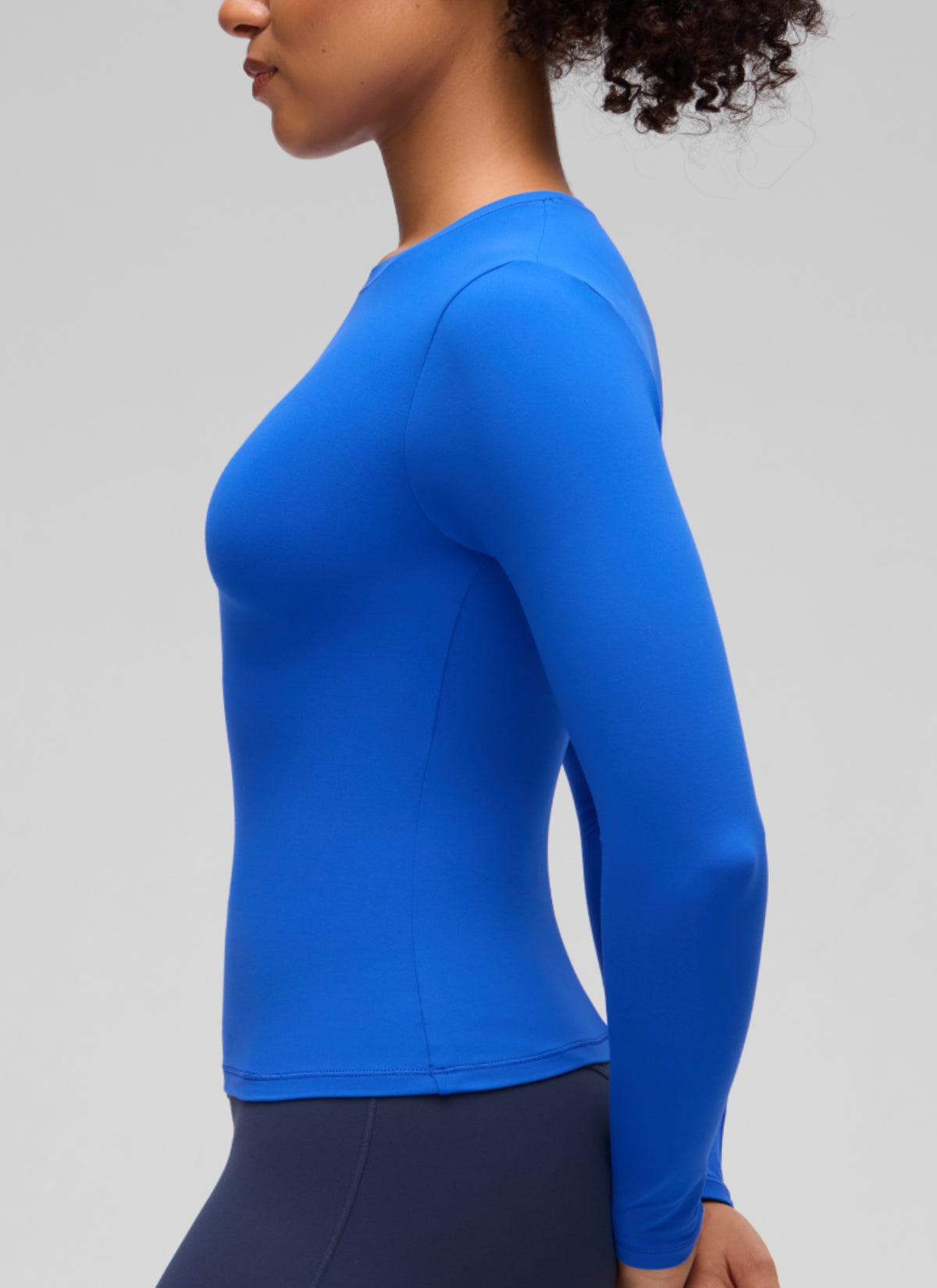 CRZ YOGA Women's Crew Neck Tight Fit Long Sleeve Shirts Casual Tee Sparkle Blue @model_info:F